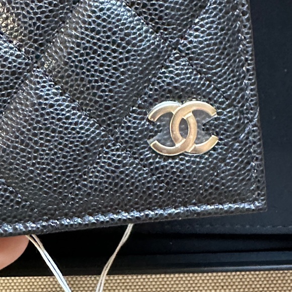 ❌ SOLD ❌ CHANEL Classic Passport Cover black caviar gold hardware - Picture 4 of 4